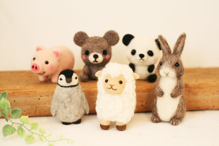 うさぎ ぬくぬくの装いマスコット 「ちいかわ なんかちいさくてかわいいやつ」 Amazon.co.jp: ちいかわ ぬくぬくの装いマスコット ぬいぐるみ